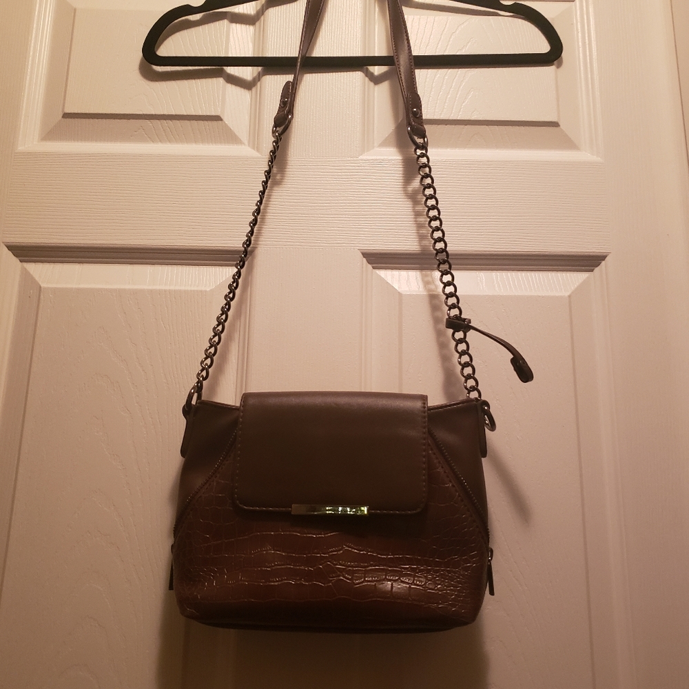 Le Chateau Purse